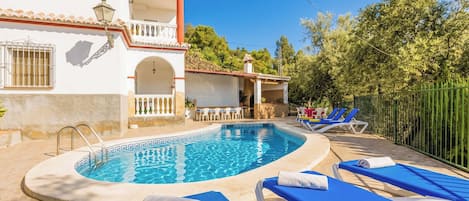 Parador de los Olivos Sayalonga by Ruralidays