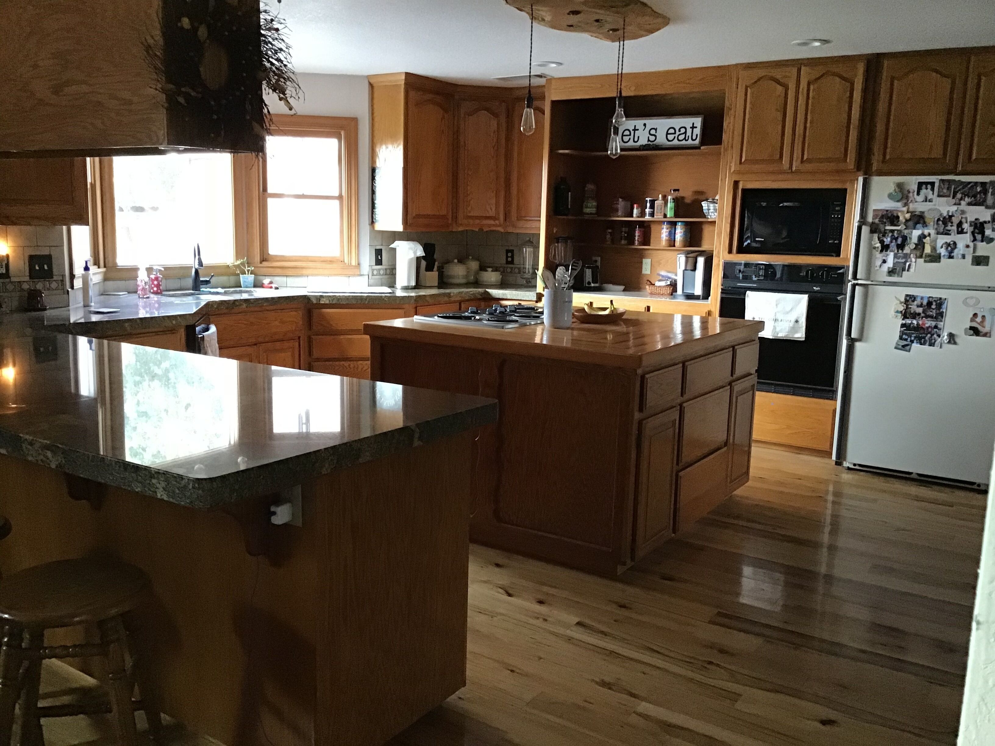 3 Acre Country Estate Located in the Foothills Between San Fransisco & Yosemite