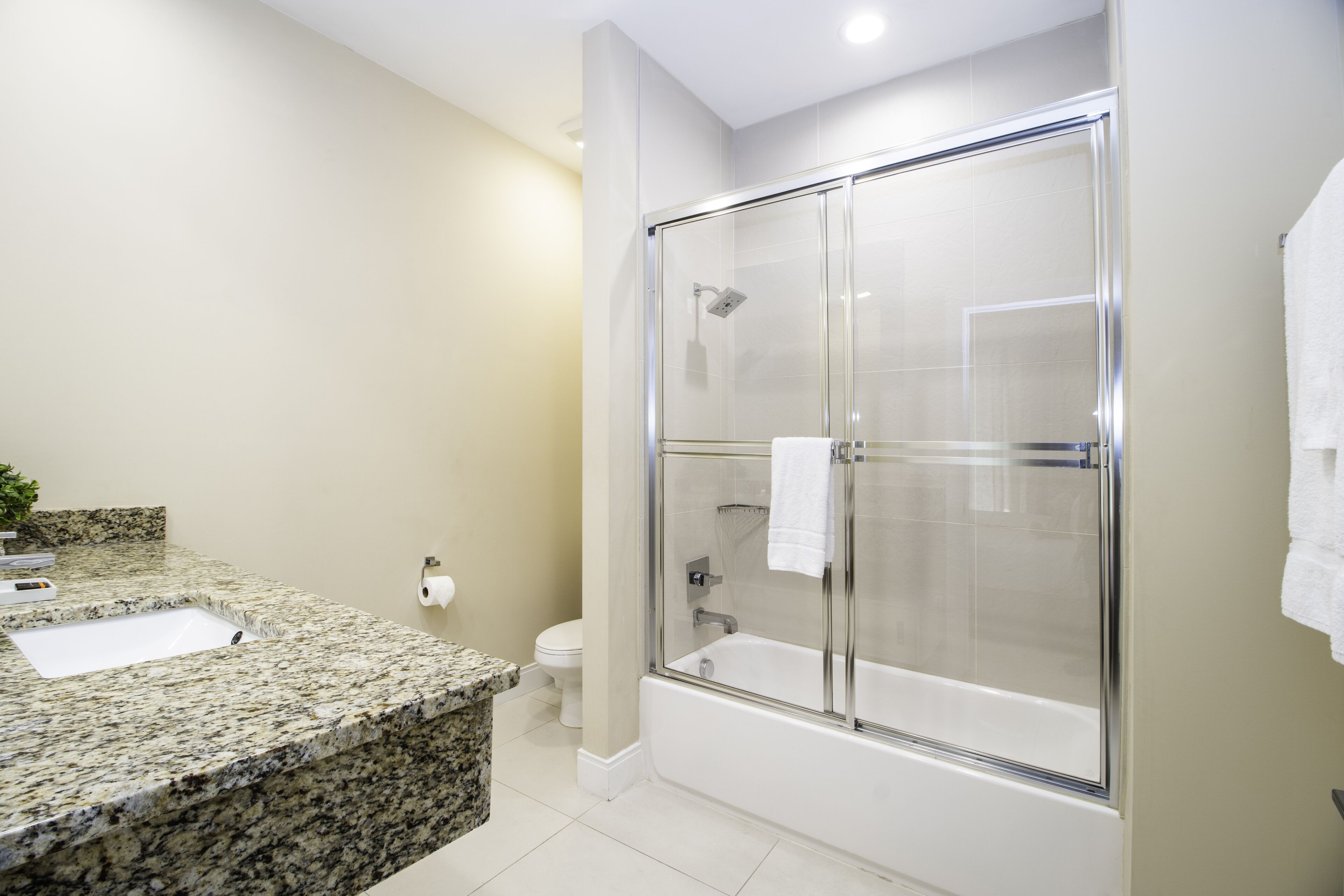 4 B/R Villa, Free Parking & Free Wi-Fi, Near Disney Family Friendly