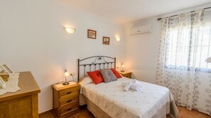 2 bedrooms, iron/ironing board, travel cot, WiFi - Vistahermosa del Gastor by Ruralidays (Cádiz)