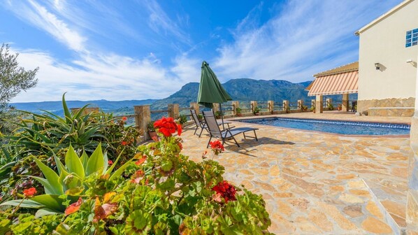 Pool - Vistahermosa del Gastor by Ruralidays (Cádiz)