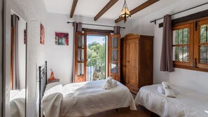 4 bedrooms, iron/ironing board, travel cot, WiFi - Arroyo del Moro Gaucín by Ruralidays (Málaga)