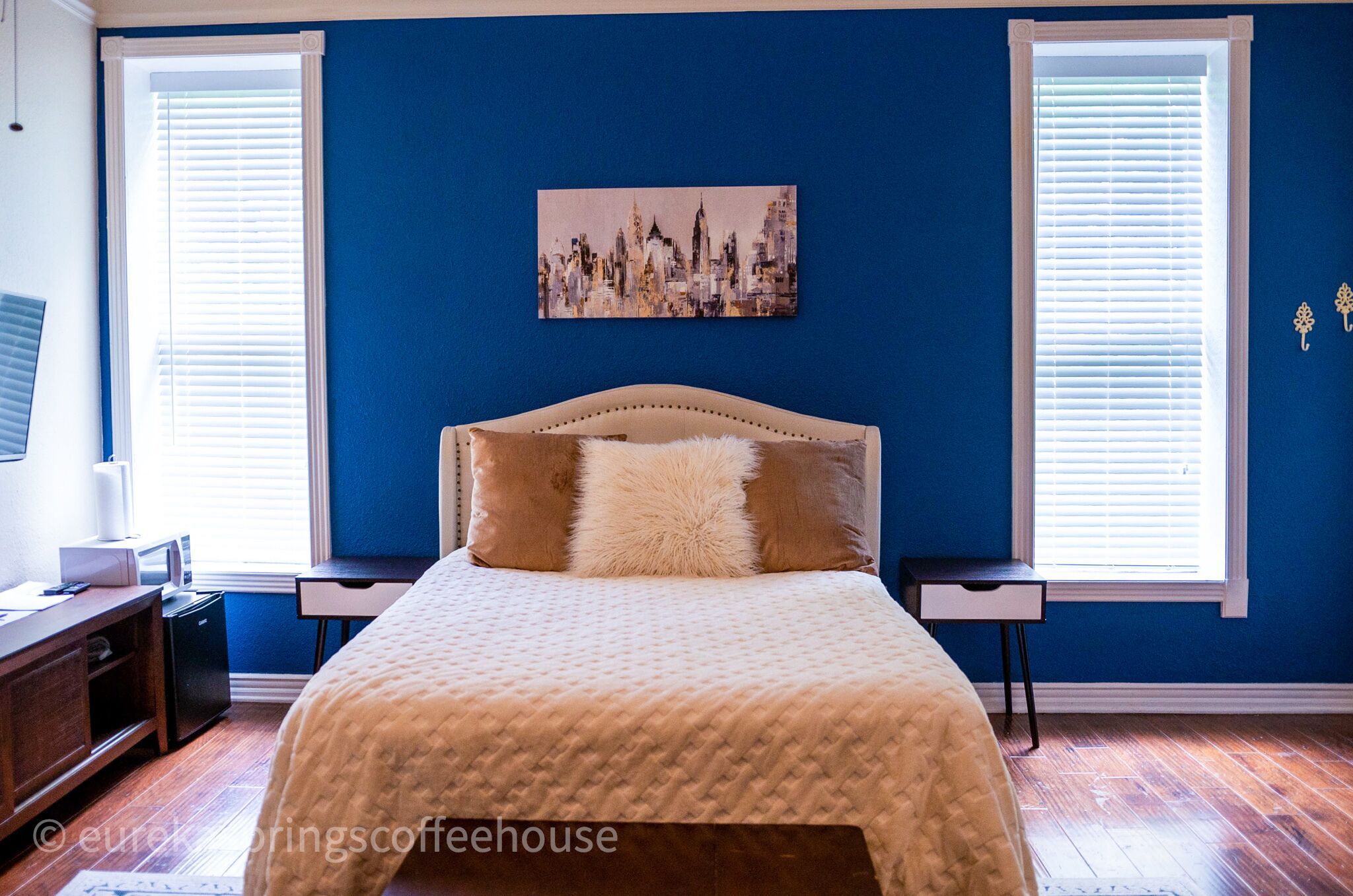 Historic Coffee House Master Suite