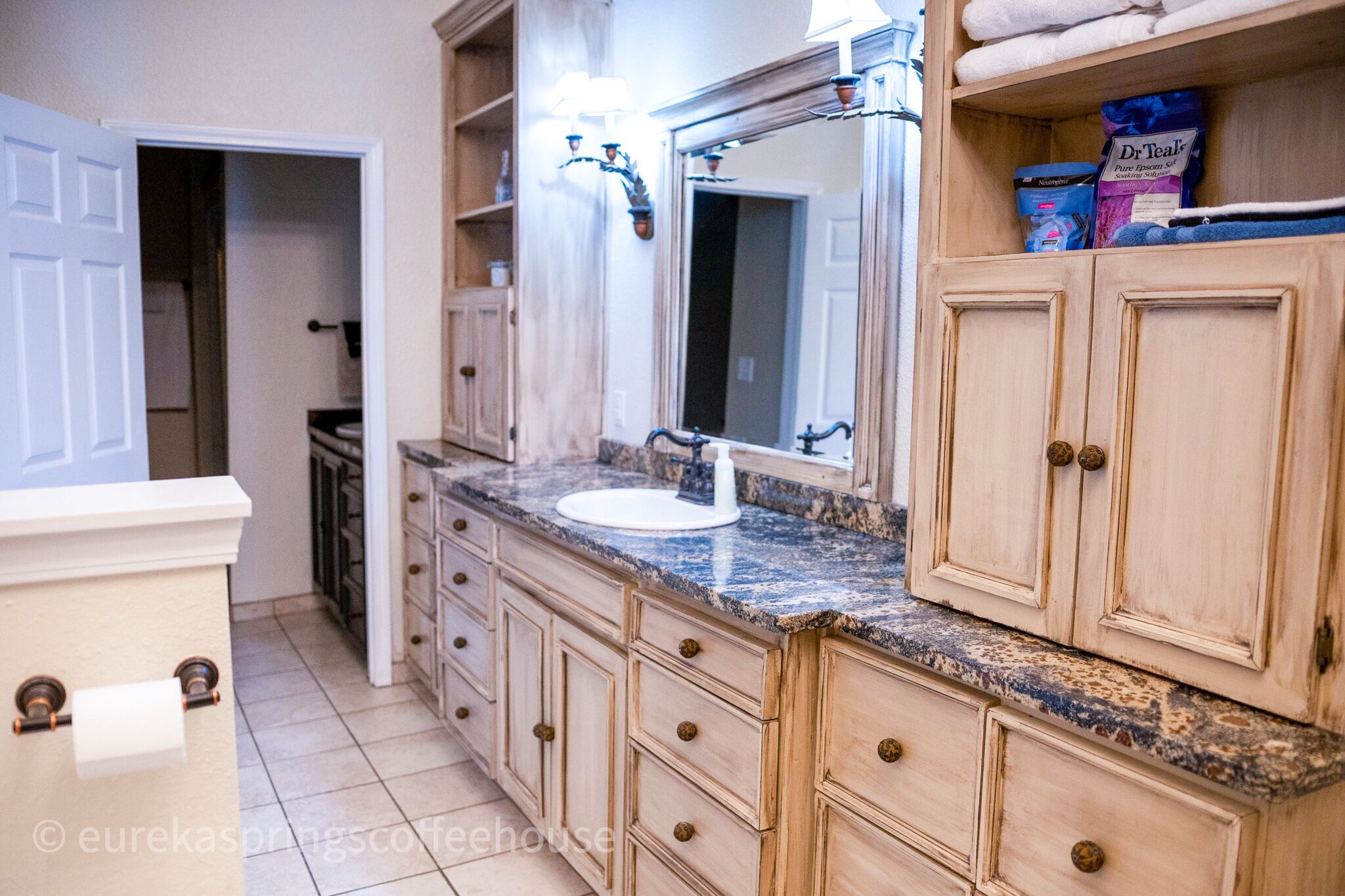 Historic Coffee House Master Suite