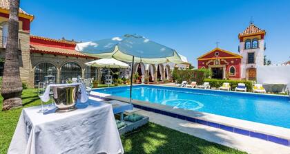 Casa Campo La Capilla Los Palacios y Villafranca by Ruralidays