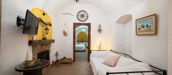 Rural accommodation House-cave