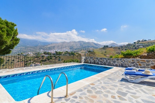 Finca Los Pinos Cómpeta by Ruralidays