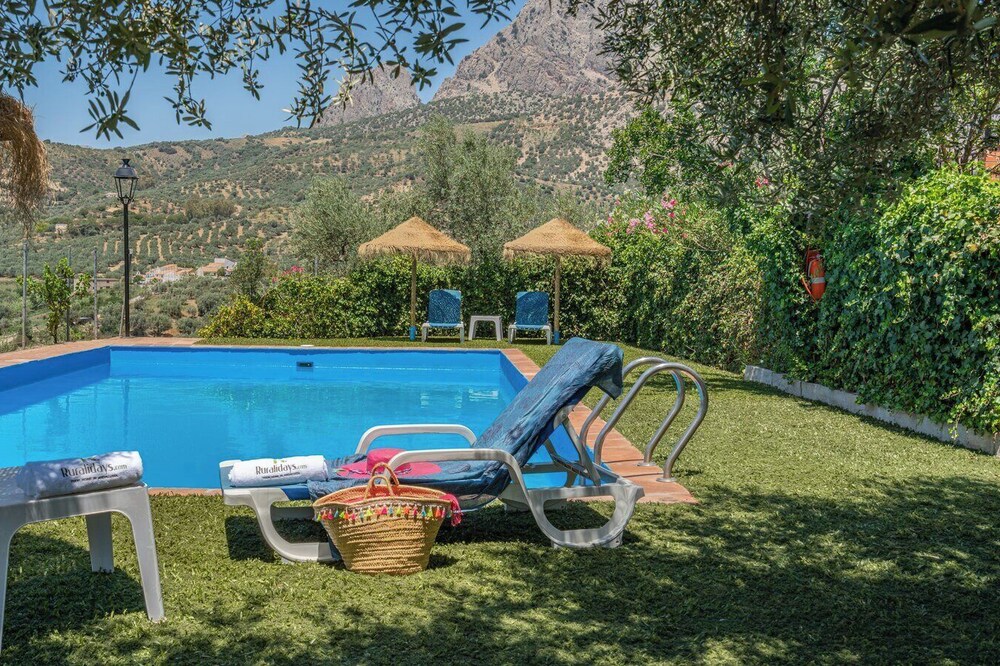 Casa Madrona Periana by Ruralidays