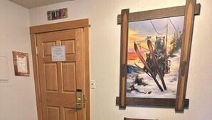 Dining - Ski Inn 1-Bedroom Retreat with Hot Tub Access! (Steamboat Springs)