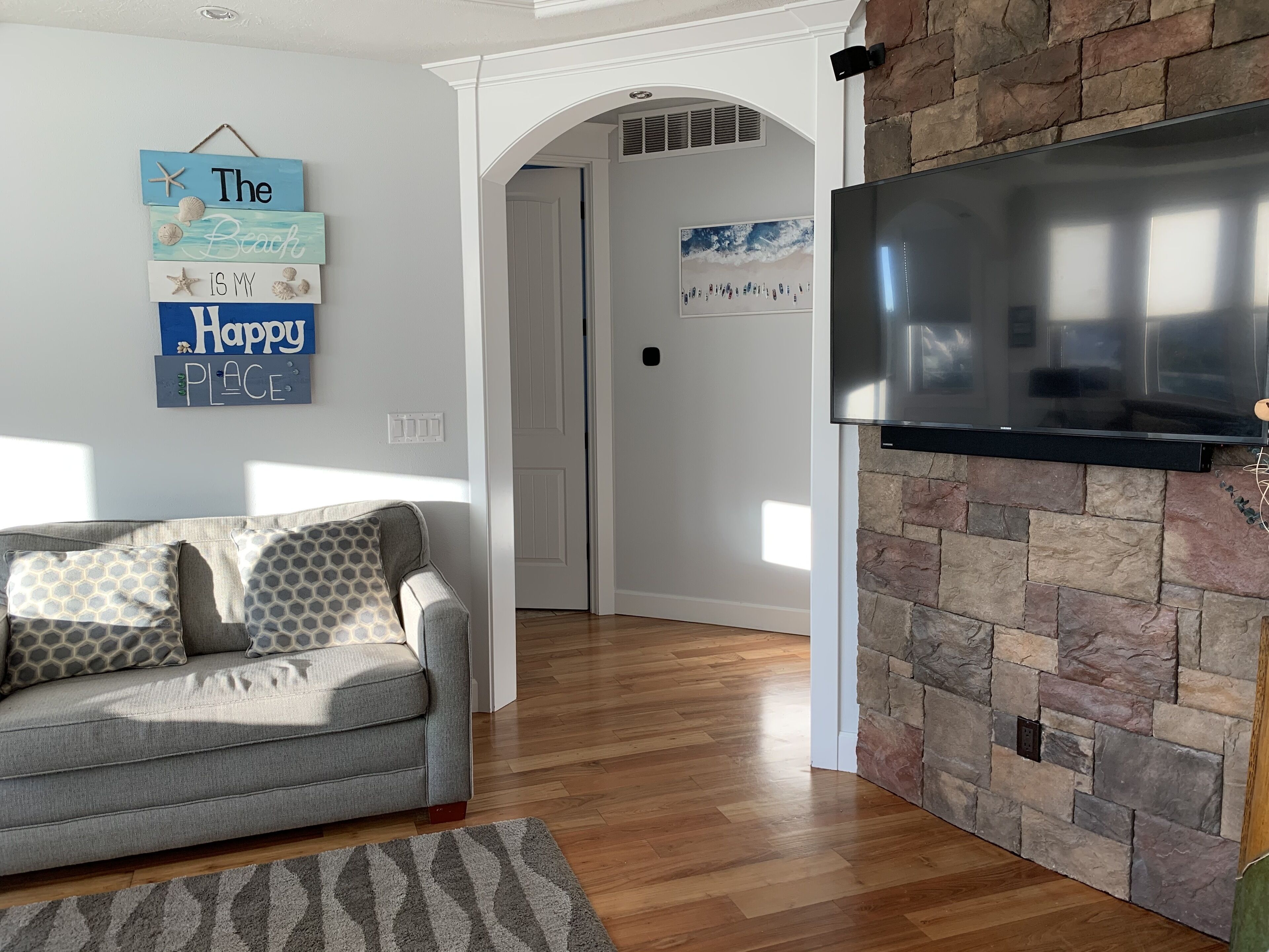 Beautiful Ocean View Beach Castle in Roads End w/New Hot Tub on 1/2 Acre Lot 