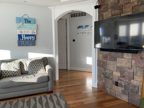 TV, fireplace, video games, DVD player - Beautiful Home with Ocean View, Large Yard, and Hot Tub (Lincoln City)