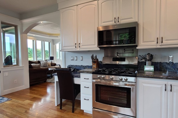 Frigorífic, microones, forn i placa de cuina