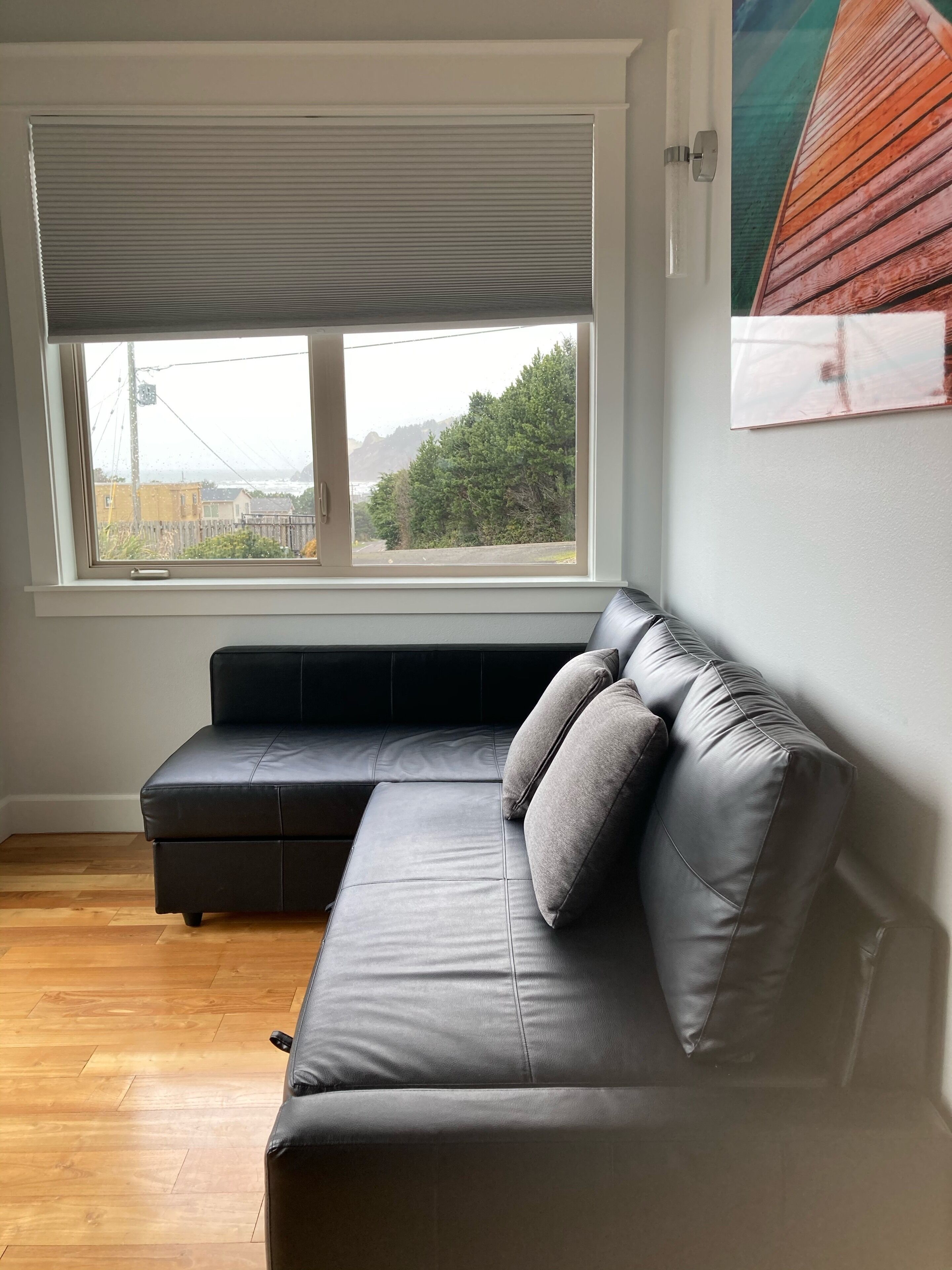 Beautiful Ocean View Beach Castle in Roads End w/New Hot Tub on 1/2 Acre Lot 