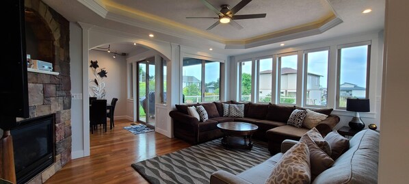 TV, fireplace, video games, DVD player - Beautiful Home with Ocean View, Large Yard, and Hot Tub (Lincoln City)