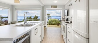 I See The Lake - Omori Holiday Home