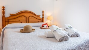 2 soverom, strykejern/-brett, reiseseng for barn og wi-fi