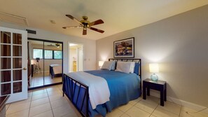 1 habitación, tabla de planchar con plancha, wifi gratis y ropa de cama