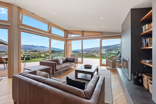 Vino and Views  - Bannockburn Holiday Home