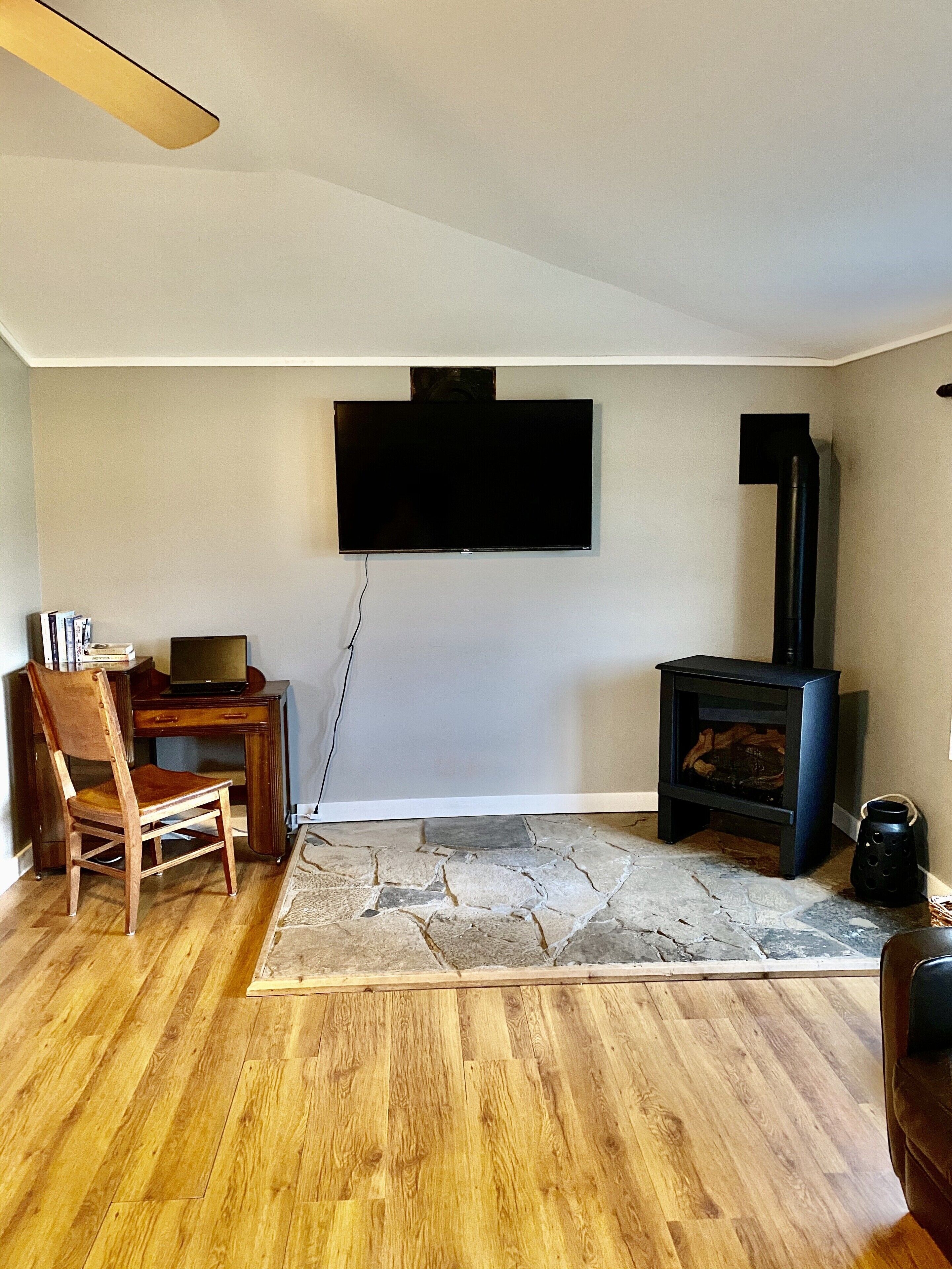 Moore’s Haven Stokes Bay - Riverview cottage