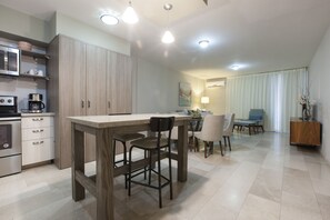 Interior - Apartment with GREAT LOCATION, 1 block from the boardwalk (La Paz)