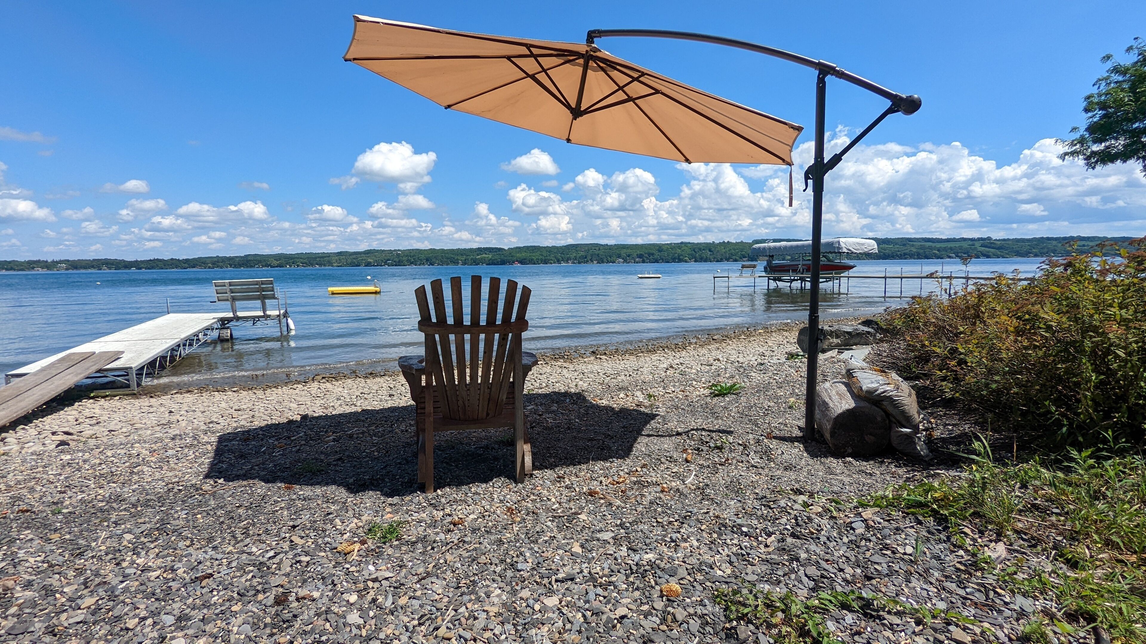 Cozy cottage right on Skaneateles Lake, and minutes from the village.