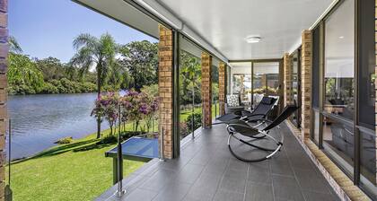 Sawtell Luxury Waterfront Home