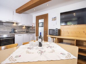 Microwave, oven, dishwasher
