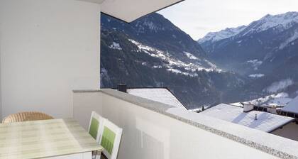 Confortable appartement pour 5 personnes avec WIFI, TV, balcon et parking