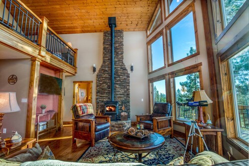 Lodge Style Cabin nr Crater Lake w Mountain Views