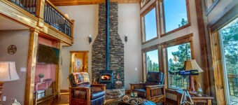 Lodge Style Cabin nr Crater Lake w Mountain Views