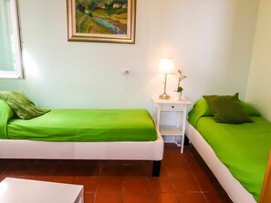 2 bedrooms, free WiFi - Cosy apartment for 4 guests with A/C, WIFI, TV and terrace (Ventimiglia)