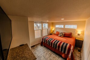 1 bedroom, desk, travel cot, free WiFi