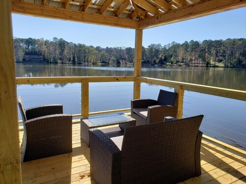 LAY Back in the Lake House