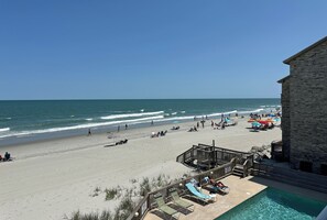 On the beach - Captain's Walk I B1 - Oceanfront in Garden City Beach, SC (Garden City)