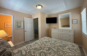 3 bedrooms, internet, bed sheets