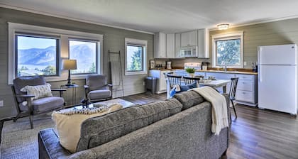 Scenic Studio w/ Loft & View of the Columbia River