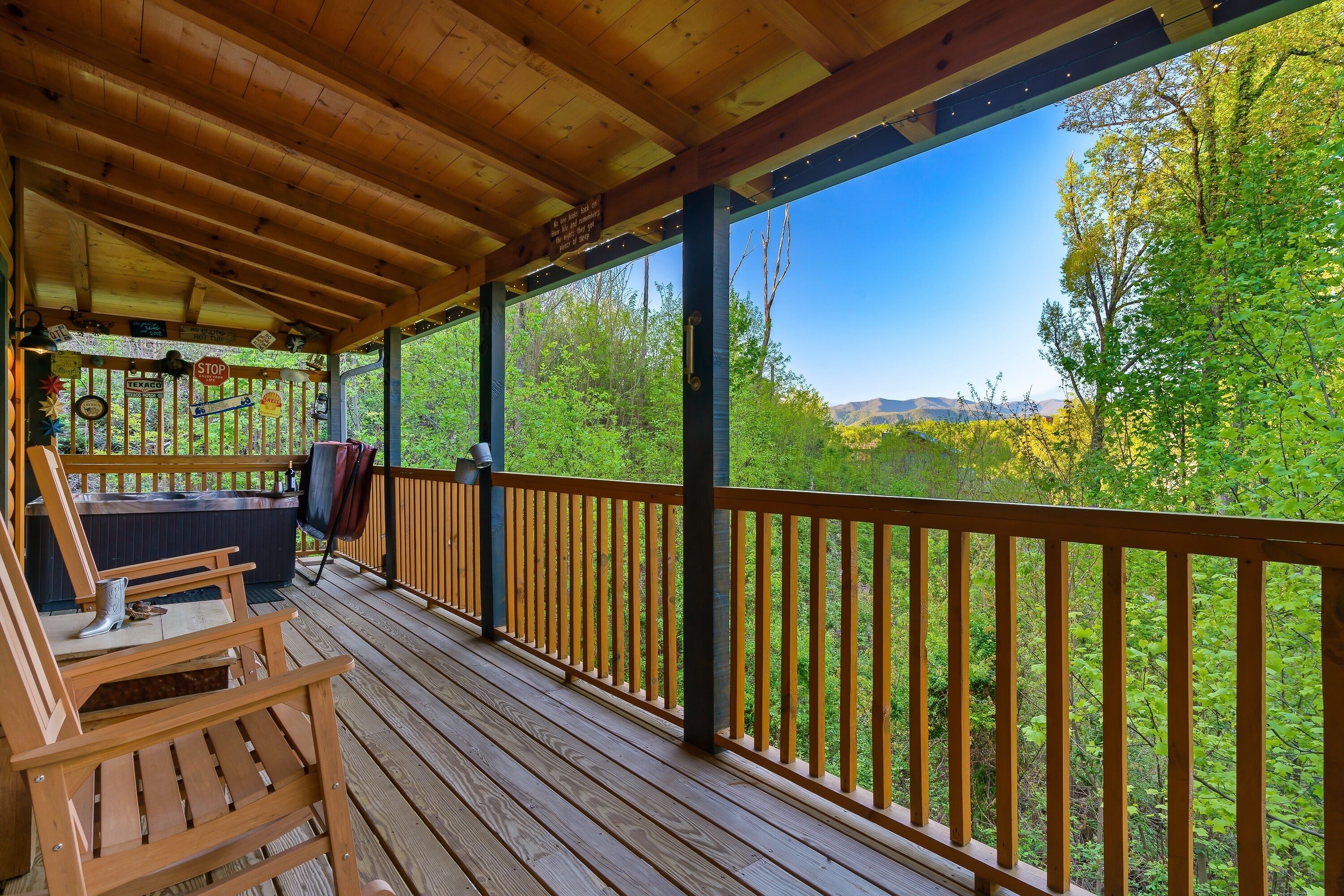 Prime Location Near Gatlinburg/GSMNP-Hot Tub-Access to 3 Clubhouse Pools
