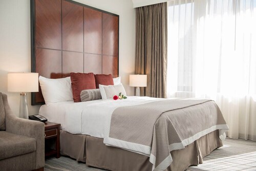 No way-stay for YOU at CLUB DONATELLO IS A FOUR-STAR, BOUTIQUE OWNERS CLUB