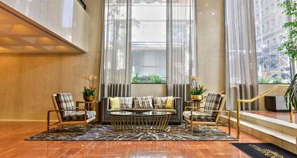 No way-stay for YOU at CLUB DONATELLO IS A FOUR-STAR, BOUTIQUE OWNERS CLUB