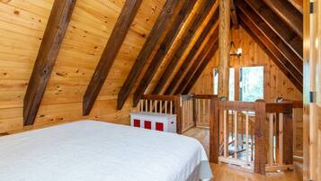 1 bedroom, desk, free WiFi, bed sheets