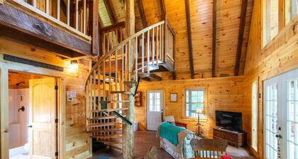 Pet-Friendly Tiny Cabin - Pine Point