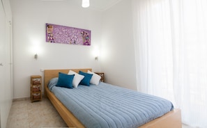 2 makuuhuonetta, silitysrauta/-lauta, Wi-Fi, vuodevaatteet