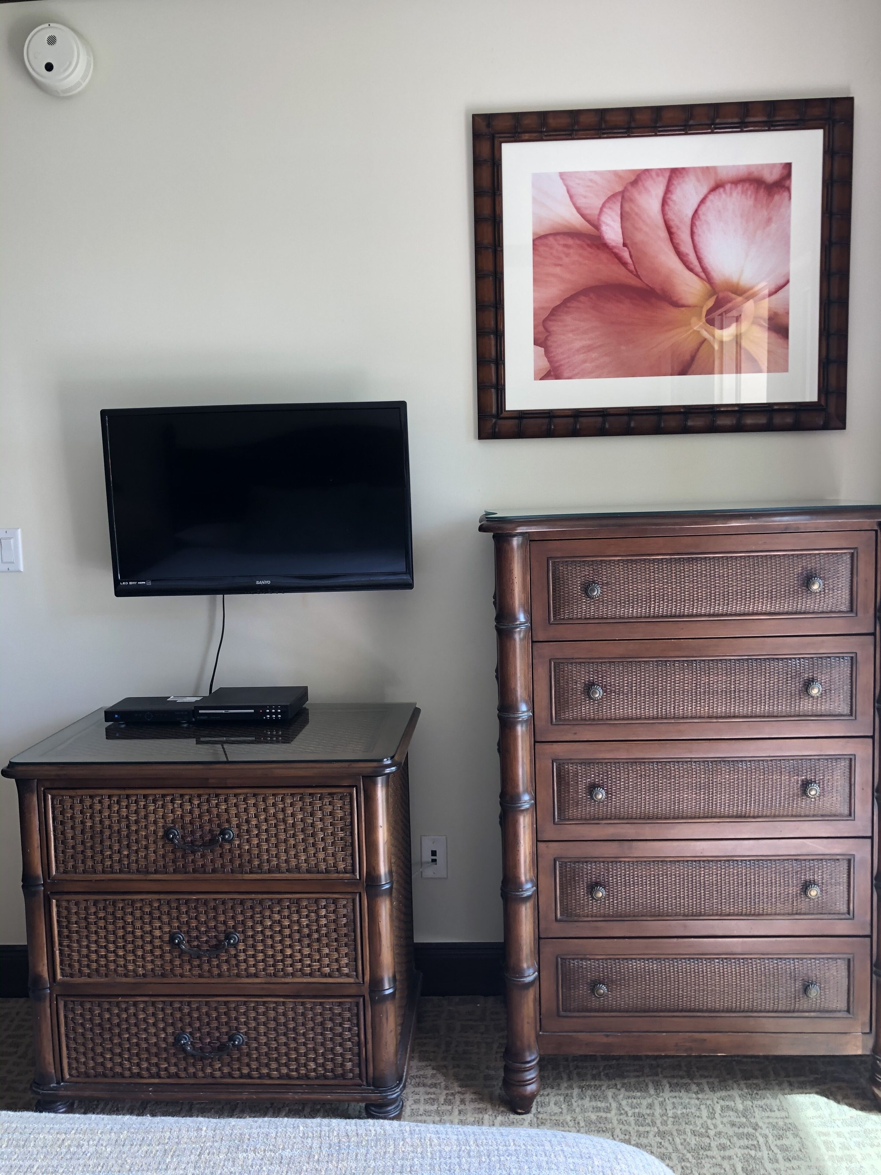 1 bedroom, in-room safe, iron/ironing board, cots/infant beds