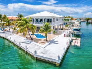 Luokittelematon kuva, 4 kautta 30, painike