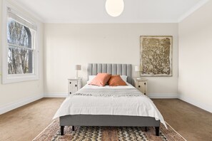 3 habitaciones, escritorio, wifi y ropa de cama 