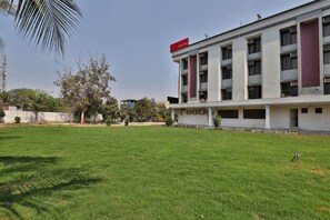Exterior detail - Utkarsh Hotel (Silvassa)