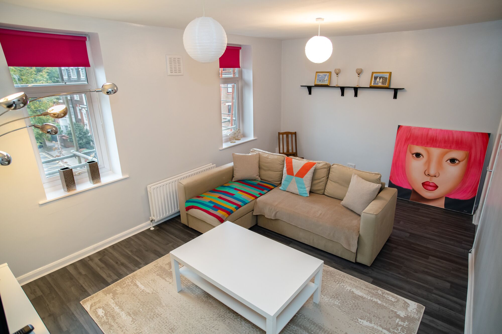 Two Bedroom Duplex in Angel High Street Close to Shops and Cafes