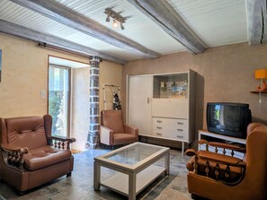 TV, DVD player