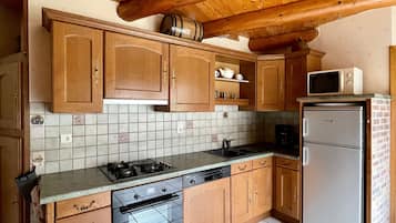 Réfrigérateur, micro-ondes, lave-vaisselle