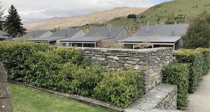 Modern and spacious studio apartment in the beautiful Cardrona Valley